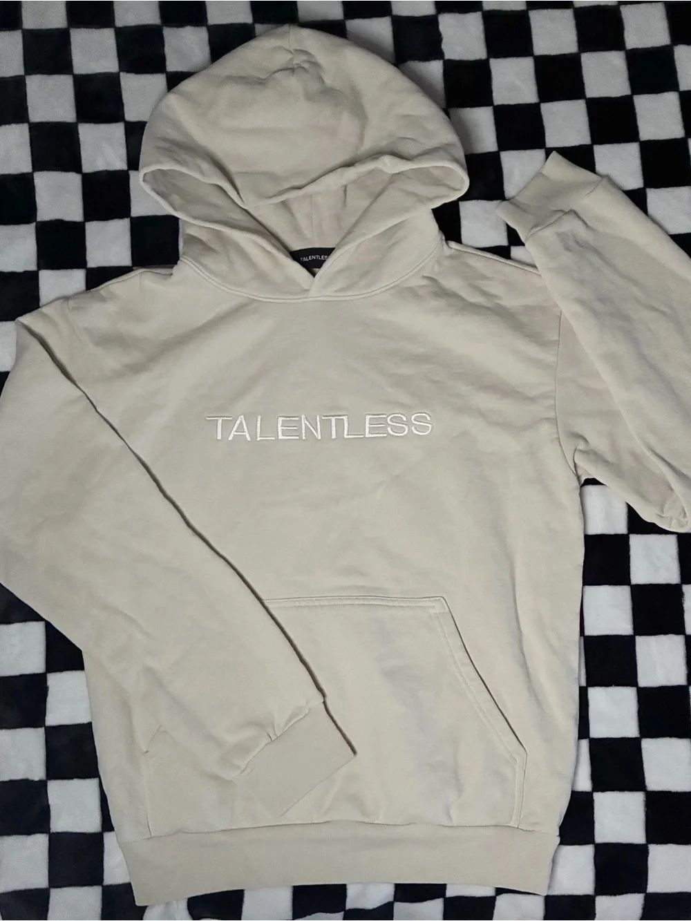 🆕 NWOT TALENTLESS Circle Logo Embroidered Hoodie Black Size Small